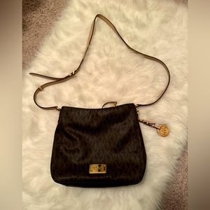 🤎Michael Kors Brown Logo Crossbody💛